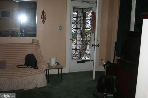 338 Tioga St, Trenton, NJ 08609-1530