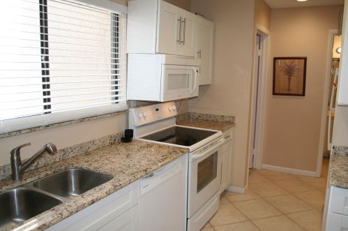 3 Finsbury Ln, Boynton Beach, FL 33426-7709