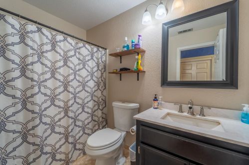 233 O St, Lathrop CA  95330-9661 exterior