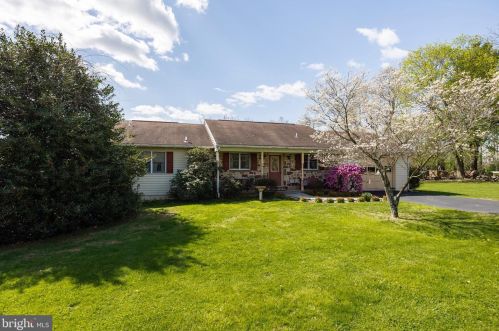 756 Mount Pleasant Rd, Pottstown, PA 19465-8862