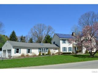 4 Clearview Ave, Bethel, CT 06801-3002