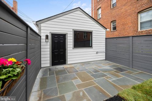 1451 Chapin St, Washington DC  20009-4510 exterior