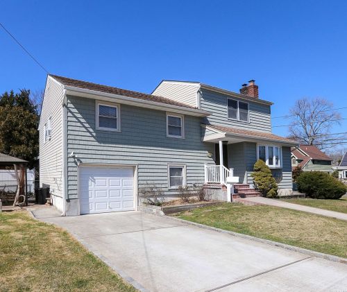 1472 Andrews Pl, North Wantagh, NY 11793-2937