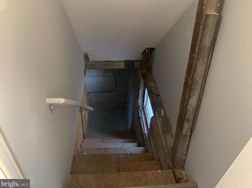 27 Wood St, West Deptford NJ  08066-1444 exterior