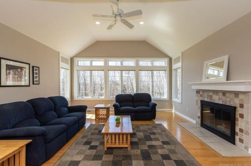 34 Mudry Farm Rd, Brookfield Center CT  06804-3542 exterior