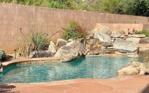 7422 Mystic Cyn Dr, Tucson AZ 85718-7805 exterior