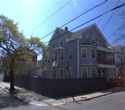 73 Wisdom Ave, Providence, RI 02908-4533