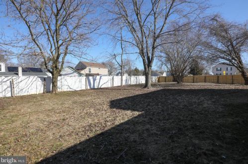 125 Applewood Dr, Auburn NJ 08085-1559 exterior