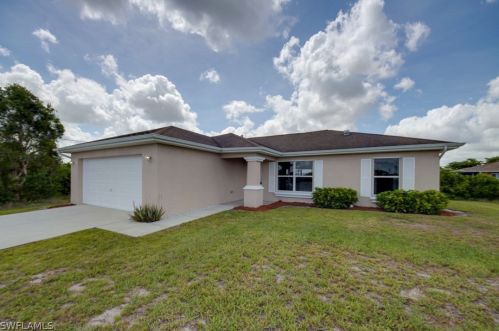 184 Pullman St, Lehigh Acres, FL 33974-0418