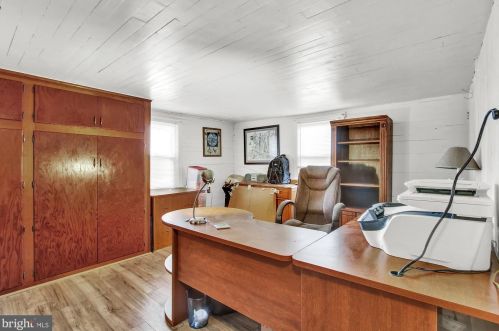 3243 Galen Hall Rd, Swartzville PA  17569-9580 exterior