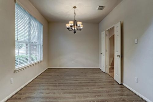 18 Prairie Oak Dr, Conroe TX  77385-3753 exterior