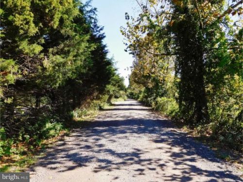 13 Taylors Ln, Riverton NJ  08077-1609 exterior