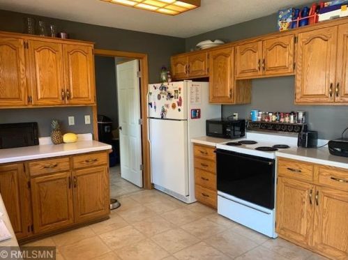 14176 Pineview Dr, Becker, MN 55308-9207