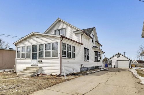 334 Ahnaip St, Menasha, WI 54952-3309