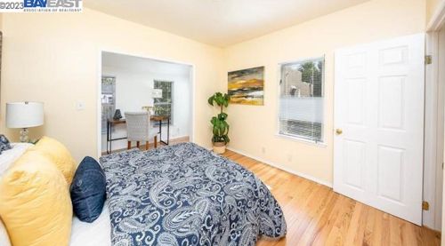 2430 27th Ave, Oakland CA  94601-1800 exterior