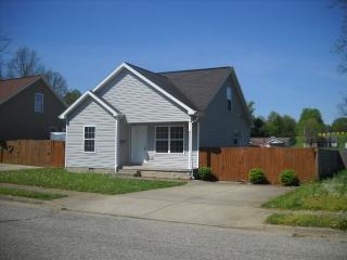406 8th St, Eureka IN  47635-1323 exterior