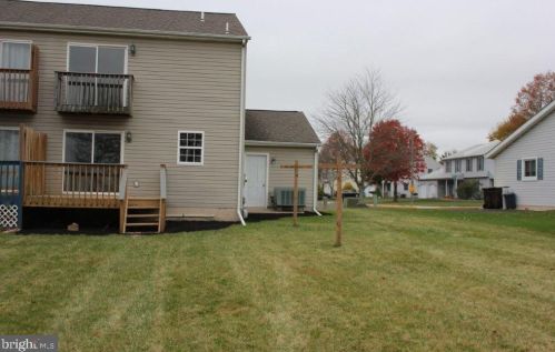 221 Pennwood Dr, Richlandtown, PA 18955-1040