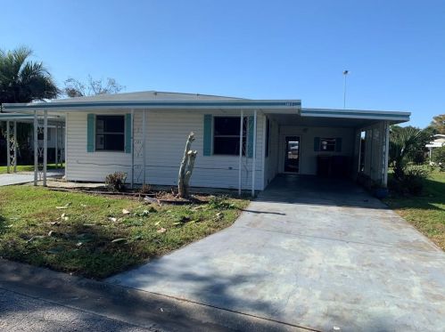 1109 Southland Dr, Tavares, FL 32778-4593