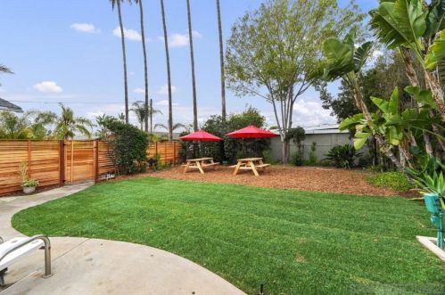 750 Smith Dr, Vista CA  92084-4428 exterior