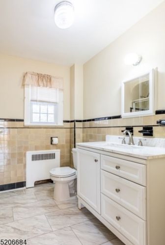 74 Satterthwaite Ave, Nutley NJ  07110-1835 exterior