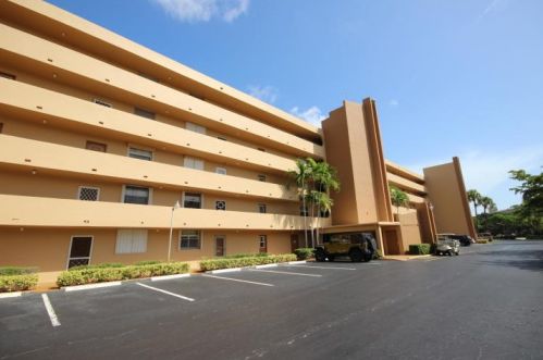 5201 2nd Ave, Boca Raton, FL 33487-3823