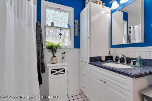 309 Ave, Belmar NJ 07719-2429 exterior