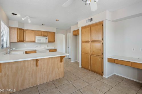 18801 8th Pl, Phoenix AZ 85042-4304 exterior