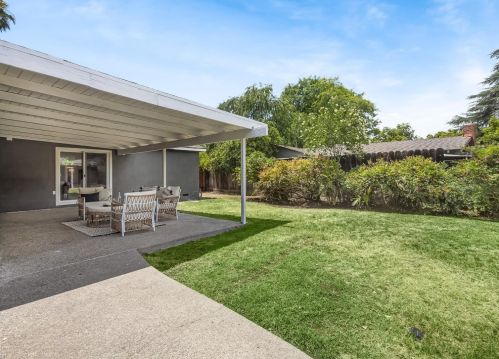 4725 Van Ness Blvd, Fresno CA  93704-3122 exterior