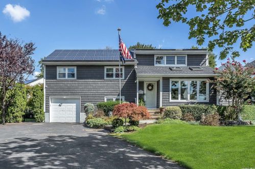 3757 Libby Ln, North Wantagh, NY 11793-1418