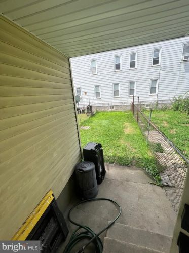 21 Sussex St, Gloucester NJ  08030-1725 exterior