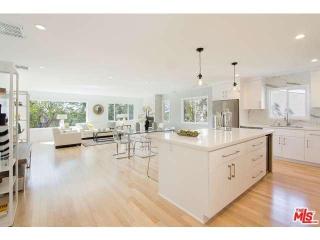10321 Walavista Rd, Los Angeles, CA 90064-4702