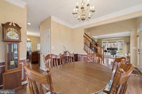 8168 Gilroy Dr, Lorton VA 22079-2936 exterior