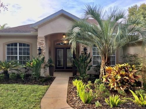 20 Eastlake Dr, Palm Coast, FL 32137-1520