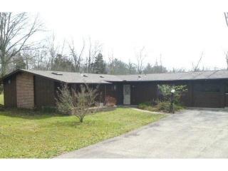 201 Oakhill Dr, Miami, OH 45056-2710