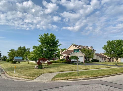 2243 Bethany Ln, Marion, OH 43302-8365