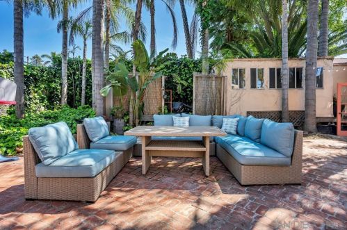 232 Rios Ave, Solana Beach CA  92075-1240 exterior