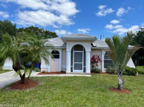 3103 6th St, Lehigh Acres, FL 33976-2562