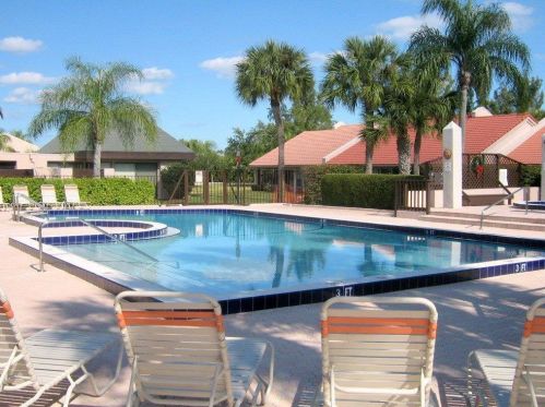 3308 Sandpiper Cir, Port Saint Lucie FL  34952-6102 exterior