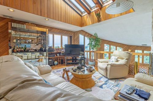 20 Cedar Ln, Babylon NY  11702-3809 exterior