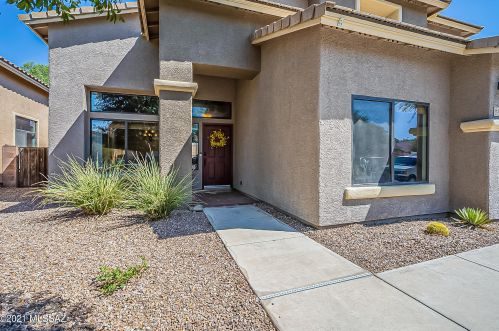 8293 Rocky Brook Dr, Tucson, AZ 85743-1476