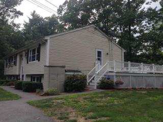 6 Wallace St, Newton, NH 03858-3610