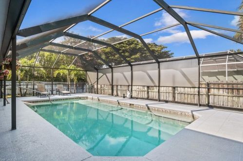 101 Sharwood Dr, Naples FL  34110-5721 exterior