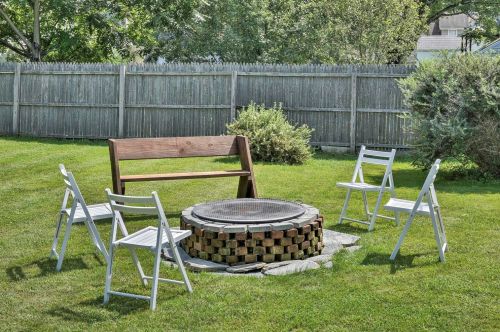 22 Belmont Ave, Keene NH  03431-4334 exterior