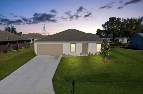 1025 Calmar Ave, Fort Pierce, FL 34953-6708
