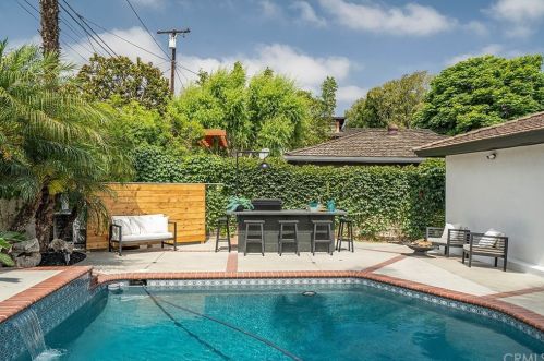 5230 El Cedral St, Long Beach CA  90815-3904 exterior