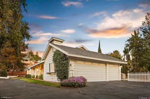 2137 Lakeside Rd, Vista, CA 92084-7711