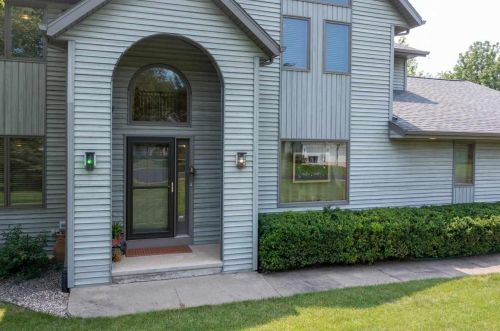 2953 Pine Ridge Rd, Oshkosh, WI 54904-8469
