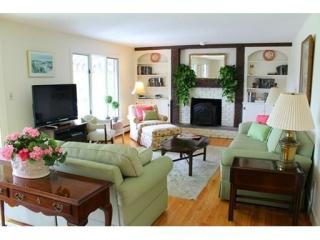 65 Lewis St, Tiverton, RI 02878-4220