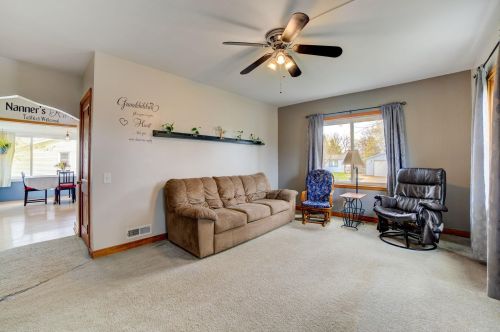501 10th St, Howard Lake, MN