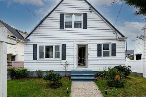 595 Huntington Rd, Bridgeport, CT 06610-1711
